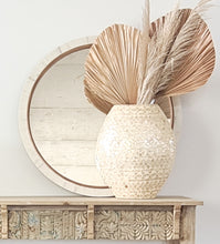 Load image into Gallery viewer, Capiz shell vase