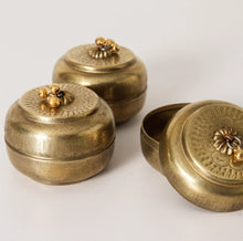 Load image into Gallery viewer, Brass Chapati Pillbox Tealight