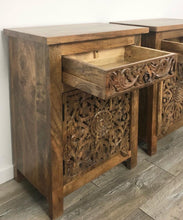 Load image into Gallery viewer, Single Heart Mandala Bedside Lamp Table