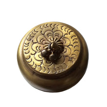 Load image into Gallery viewer, Brass Chapati Pillbox Tealight
