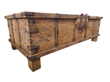 Load image into Gallery viewer, Vintage Indian Trunk Coffee Table - Natural #23503
