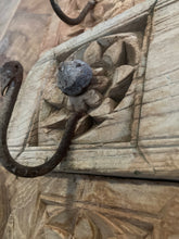 Load image into Gallery viewer, Vintage Indian Carved Double Hooks
